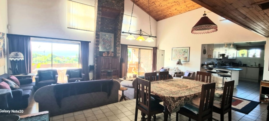 4 Bedroom Property for Sale in Wavecrest Eastern Cape